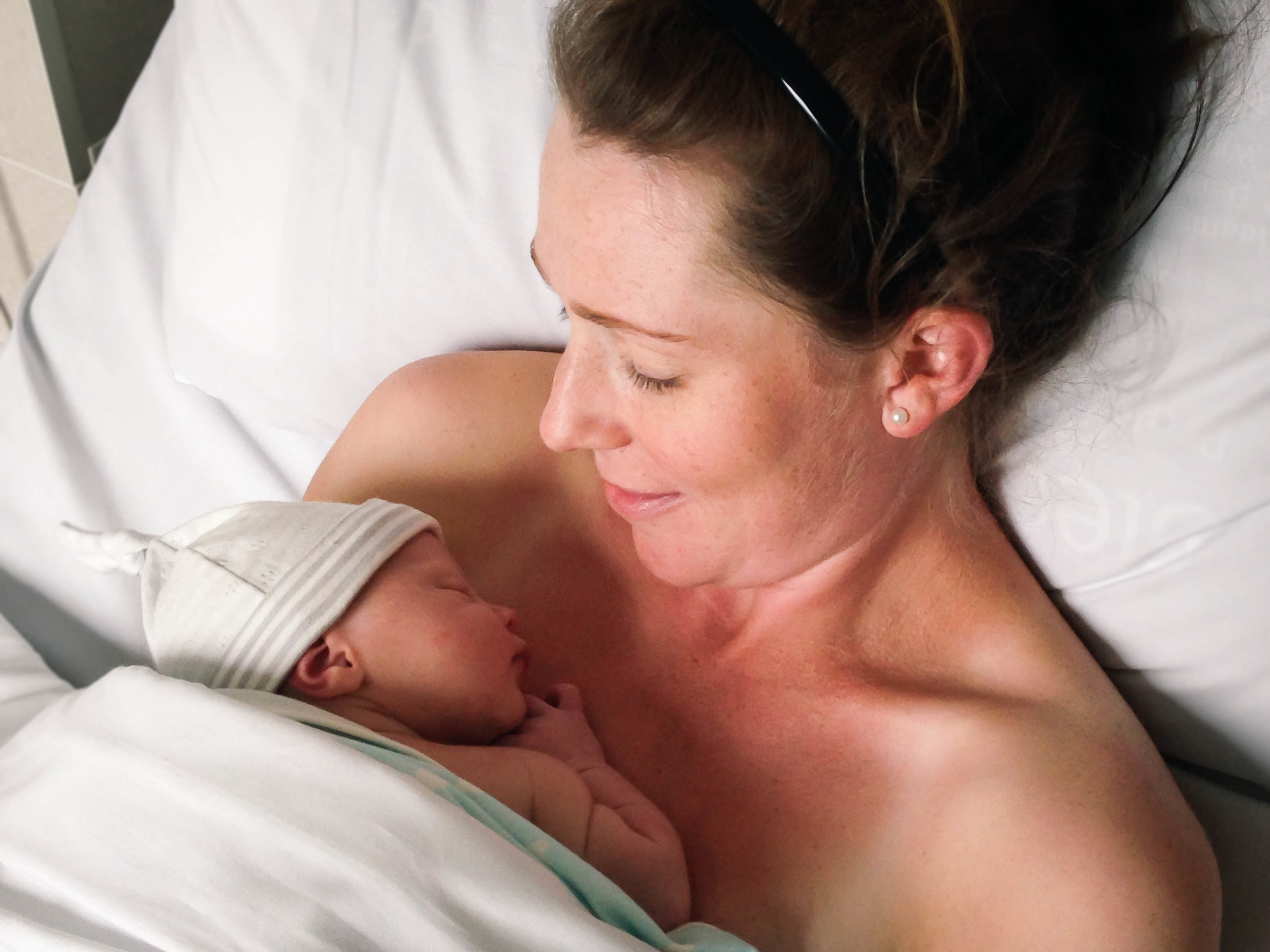 Lauren Clarke welcomed daughter Ava Rose born on the 27th of February, 2014 in Melbourne, Australia.